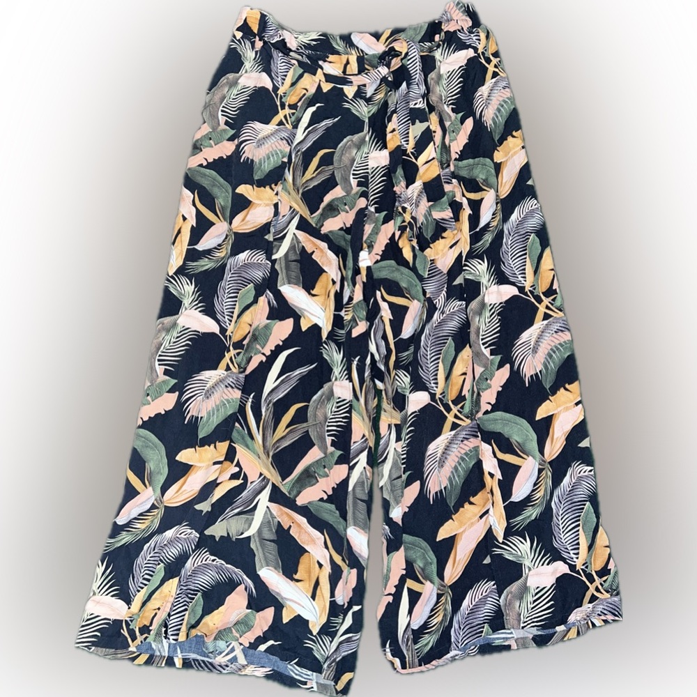 SKYE light summer pants 

Size: M
Colour: colourful 
Brand: SKYE